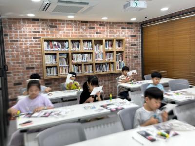 작은도서관 독서문화프로그램 -북아트로 만드는 한국사- 사진